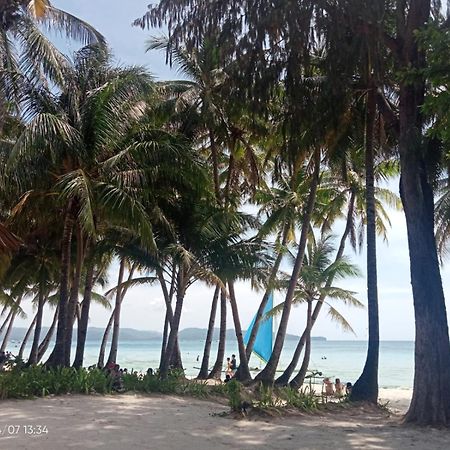 Boracay Coco Huts Hotel Balabag  ภายนอก รูปภาพ