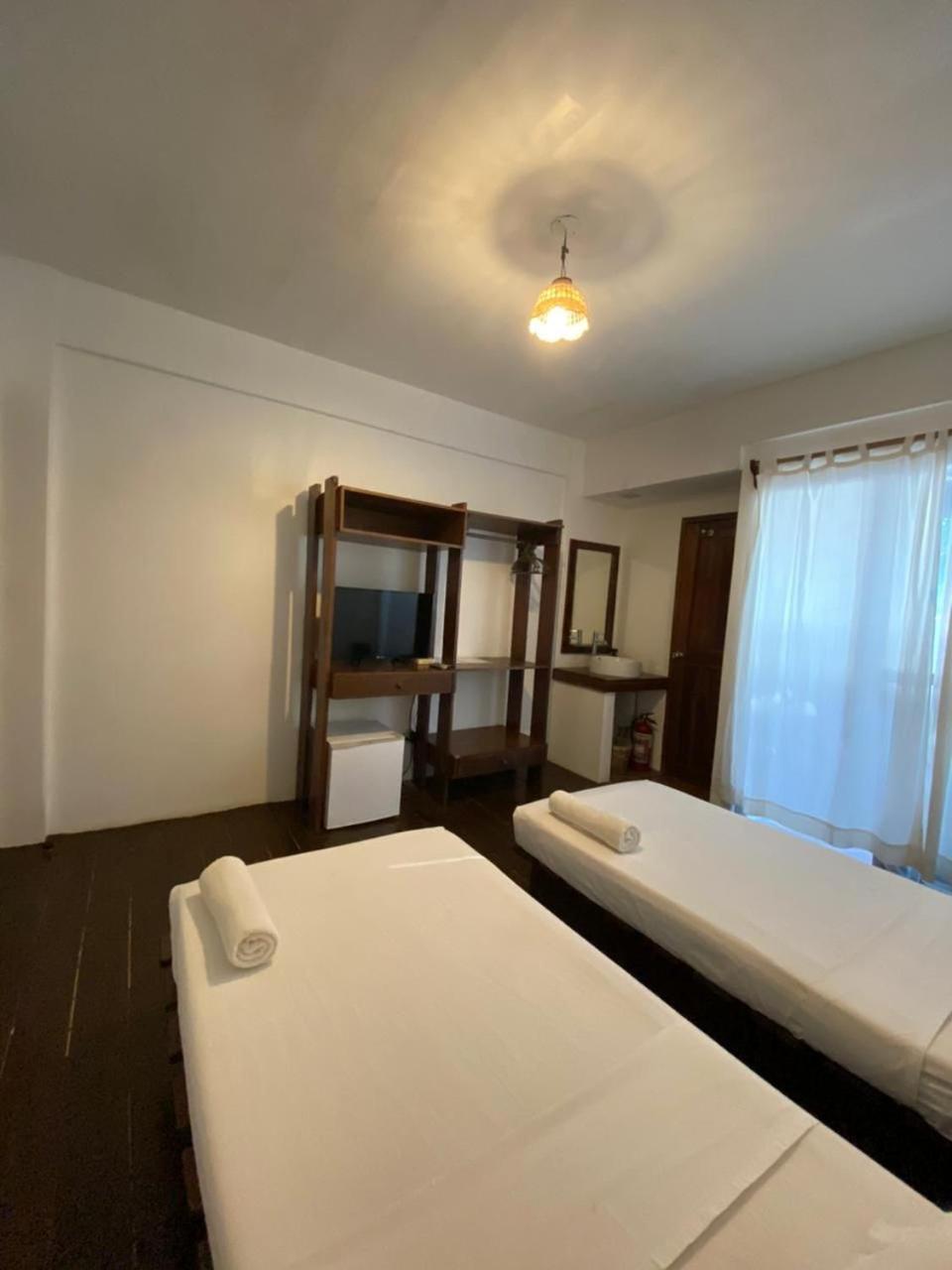 Boracay Coco Huts Hotel Balabag  ภายนอก รูปภาพ