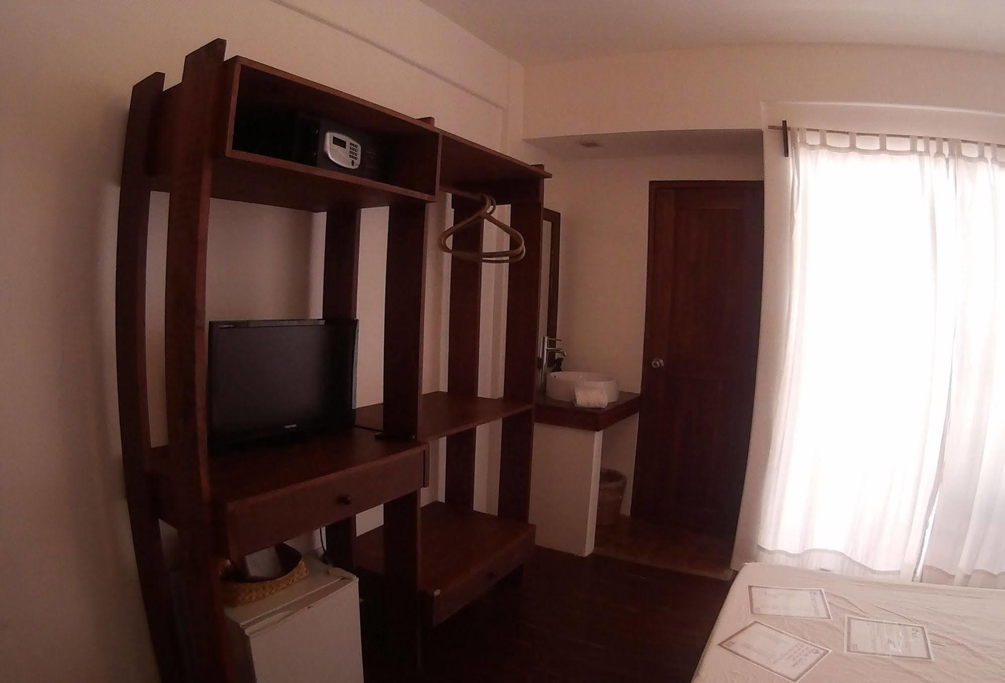 Boracay Coco Huts Hotel Balabag  ภายนอก รูปภาพ